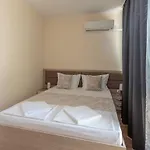 Helios Luxury מלון דירות פרימורסקו