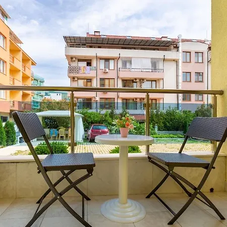 Helios Luxury Ξενοδοχείο με διαμερίσματα 2*