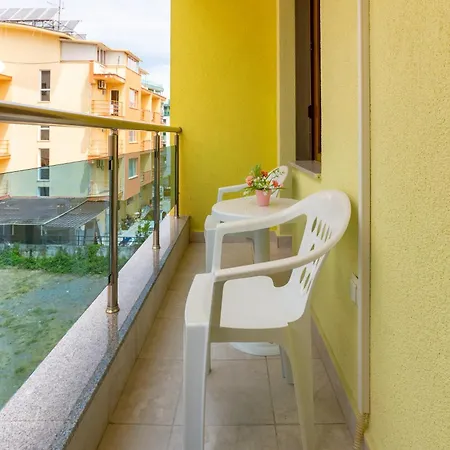 Helios Luxury Aparthotel 2*