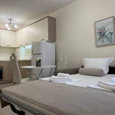 Helios Luxury מלון דירות פרימורסקו