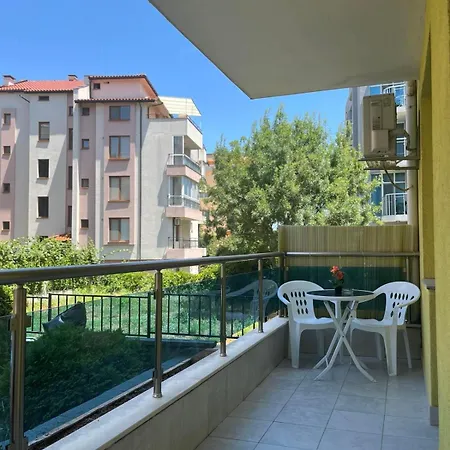 Helios Luxury Aparthotel 2*
